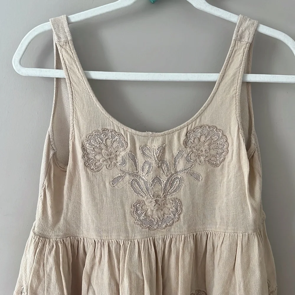 Abercrombie & Fitch Beige Embroidered Tank Top - Picture 2 of 5